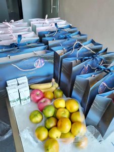 2021年过中秋节派发礼物